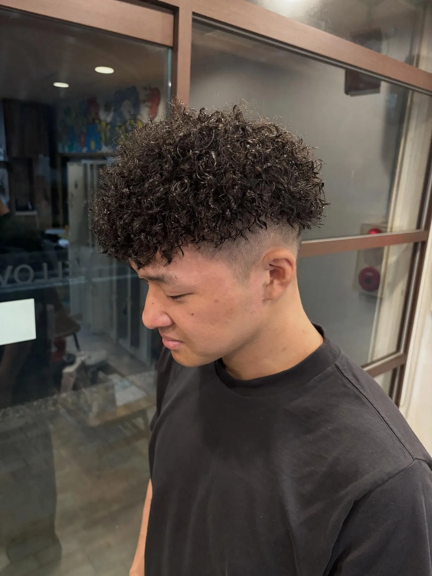 フェードカット　スパイラルパーマ